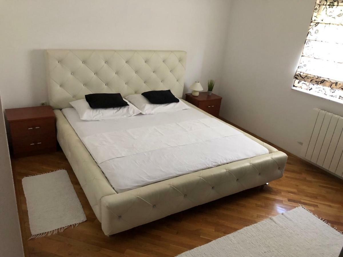 Neea Stinjan -free Parking Appartamento *